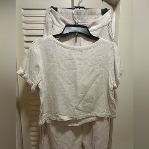 Woman’s Cream short Pant and Crop Top